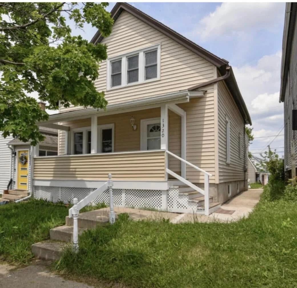 1320 Milwaukee, South Milwaukee, WI 53172