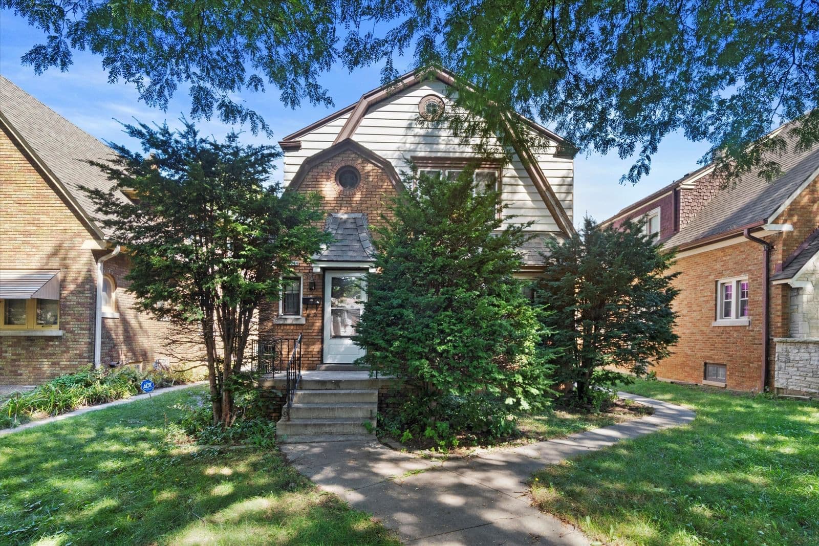 4642 Medford, Milwaukee, WI 53216