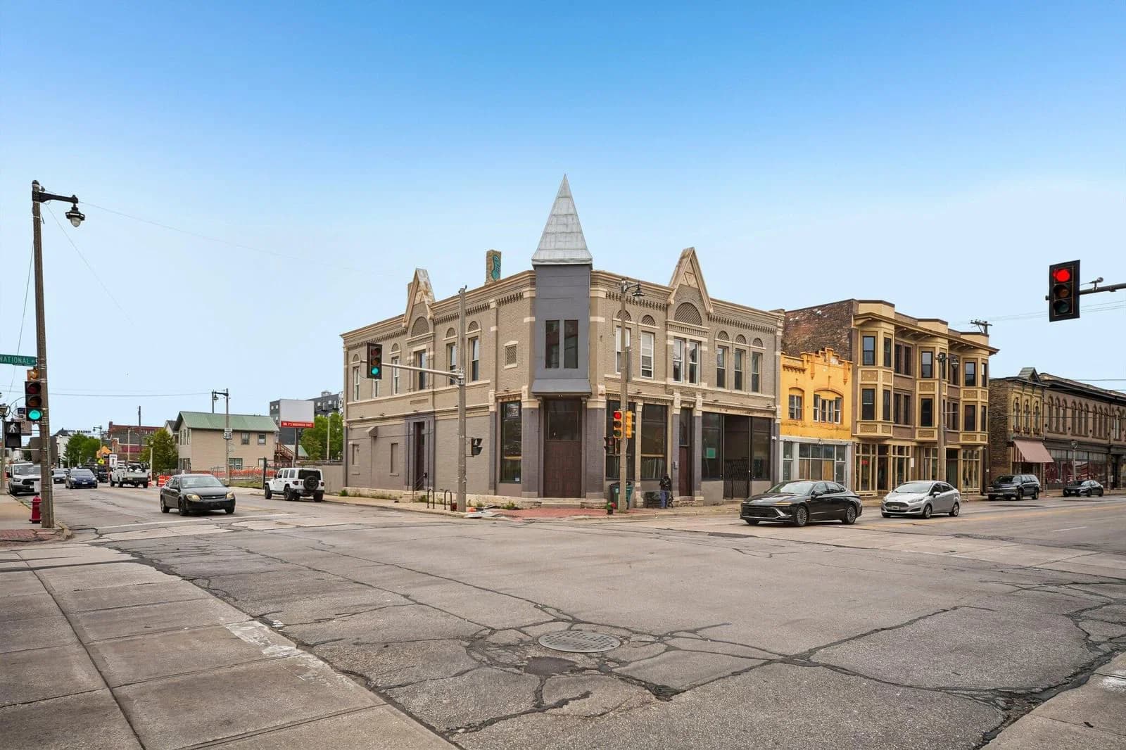 726 6th, Milwaukee, WI 53204