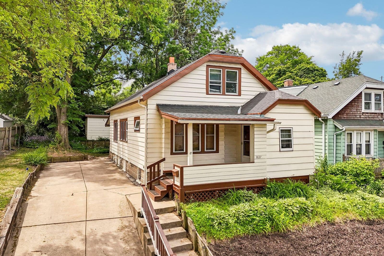 3837 Mt Vernon, Milwaukee, WI 53208