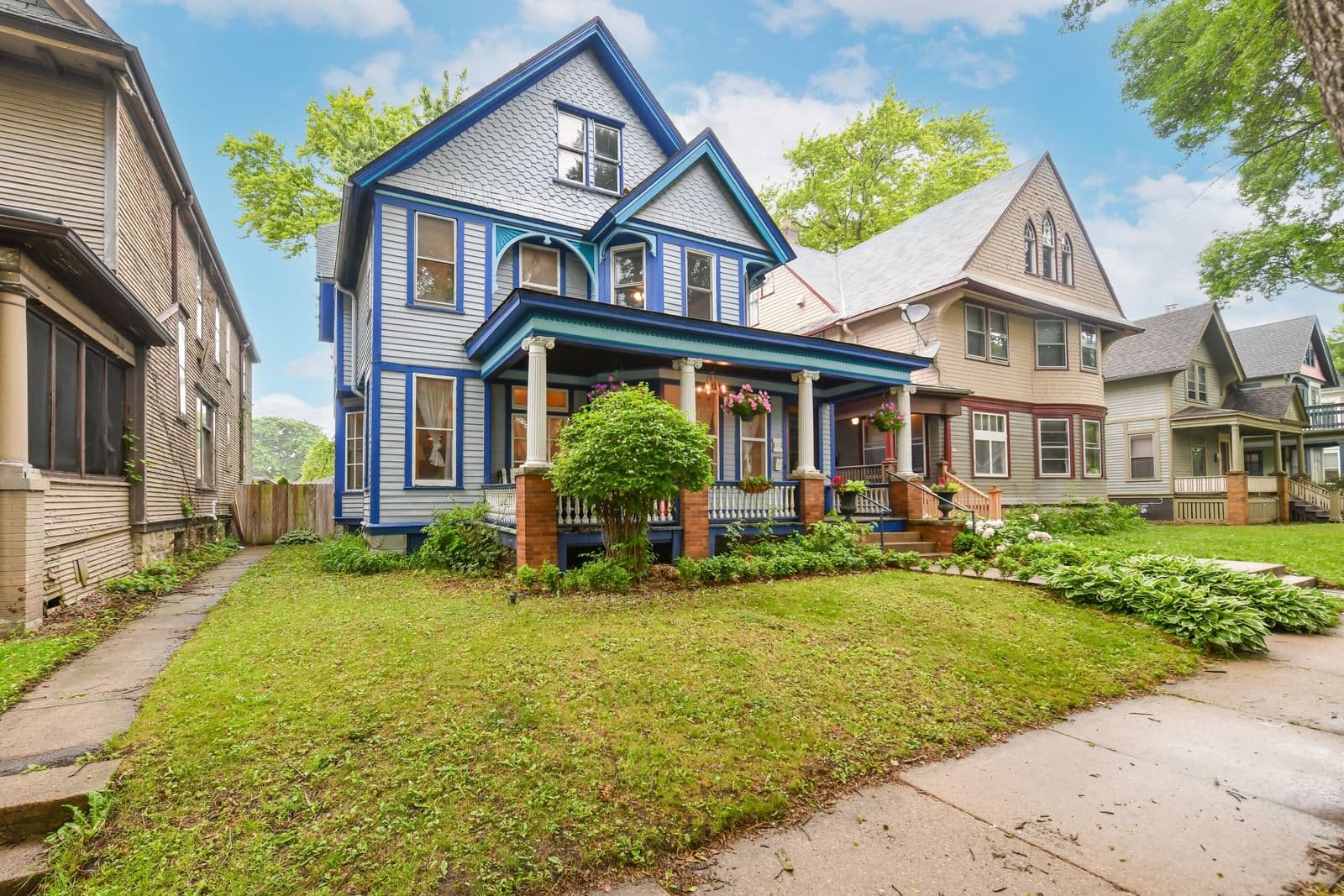 933 34th, Milwaukee, WI 53208