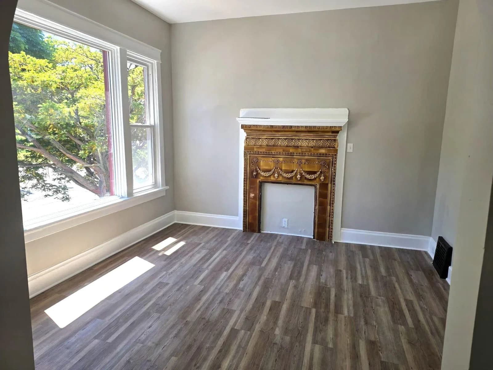1212 Chambers, Milwaukee, WI 53206