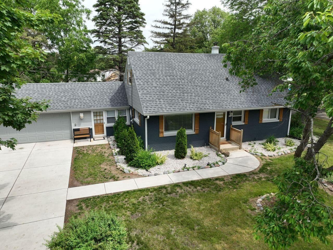 9504 Hope, Wauwatosa, WI 53222