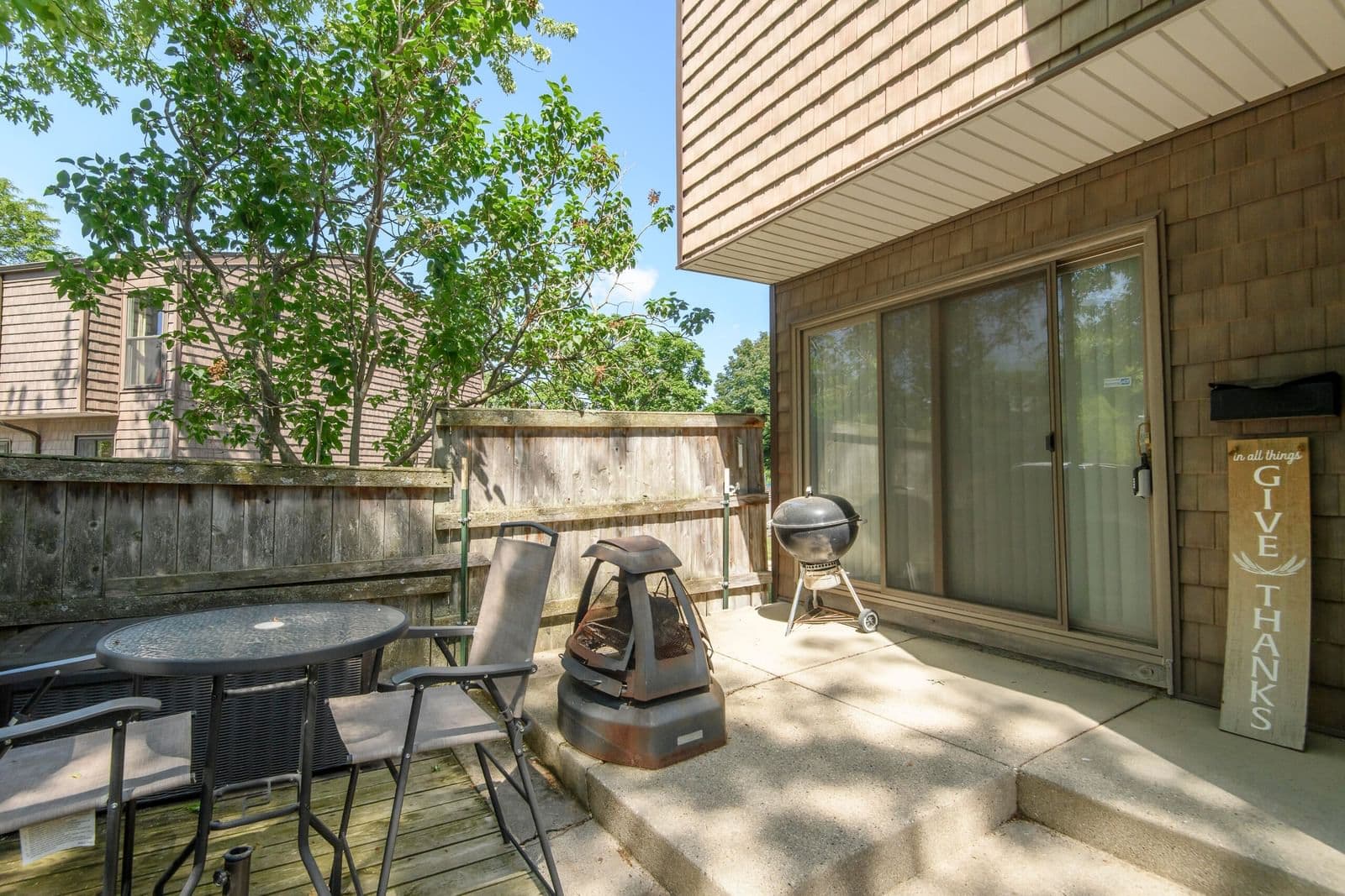 6941 Glenbrook, Milwaukee, WI 53223