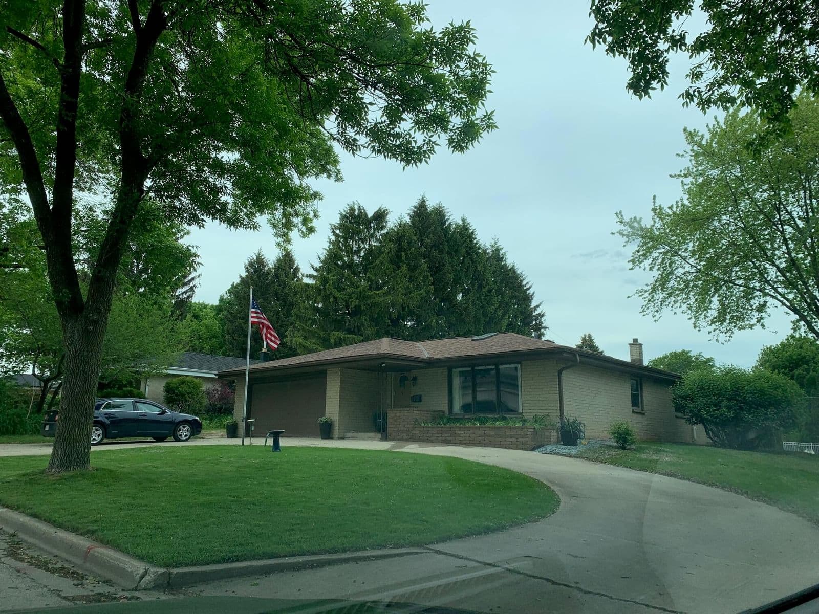 2212 Parnell, Milwaukee, WI 53221