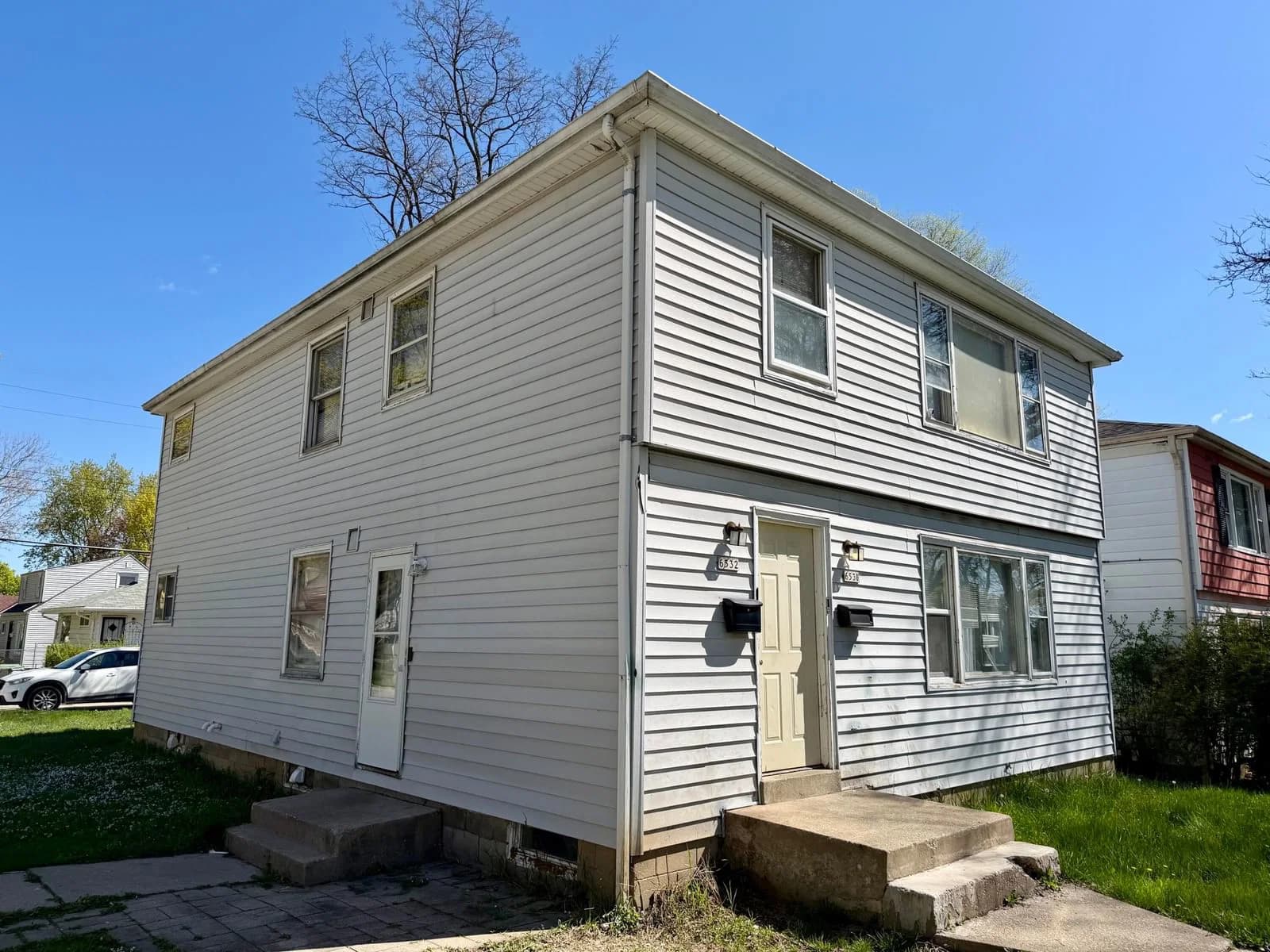 6530 Carmen, Milwaukee, WI 53218