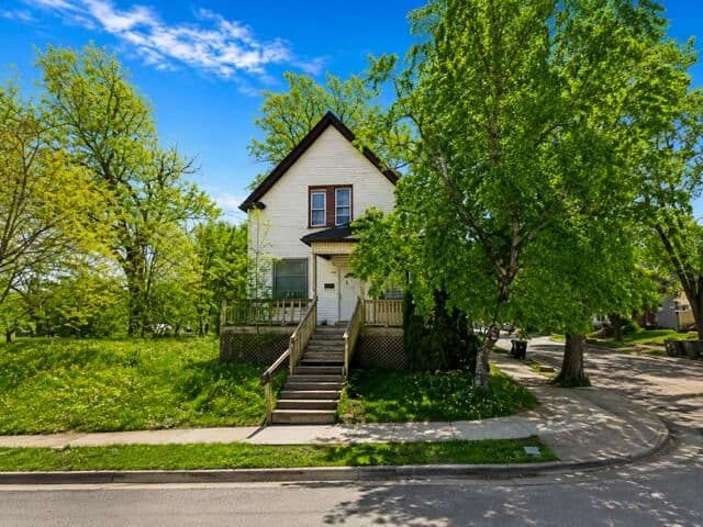 3533 Clarke, Milwaukee, WI 53210