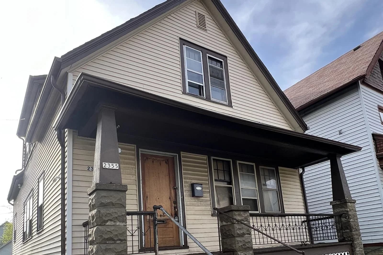 2355 20th, Milwaukee, WI 53206