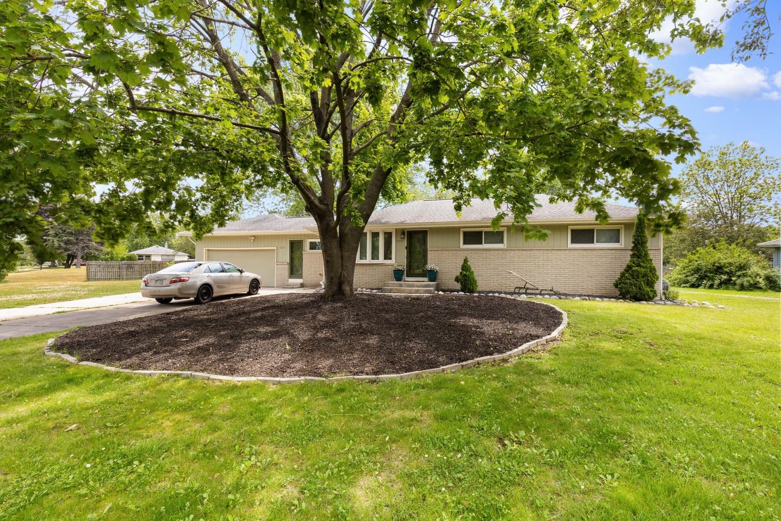 3301 Carol, Oak Creek, WI 53154