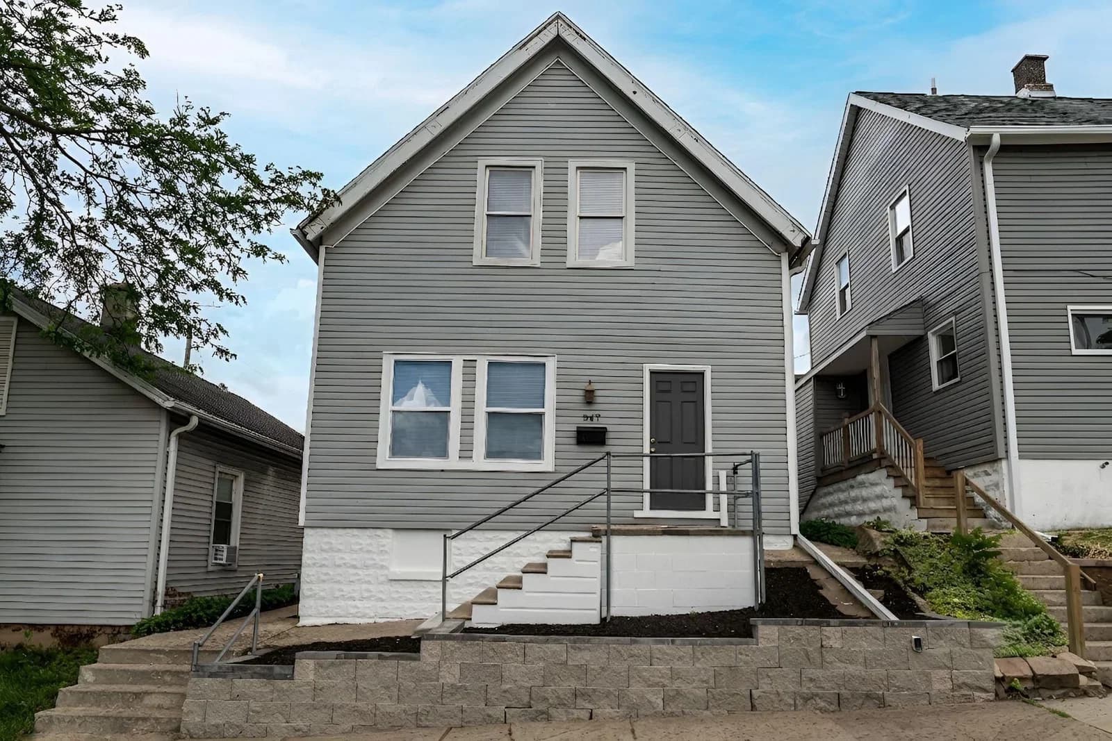 547 25th, Milwaukee, WI 53233