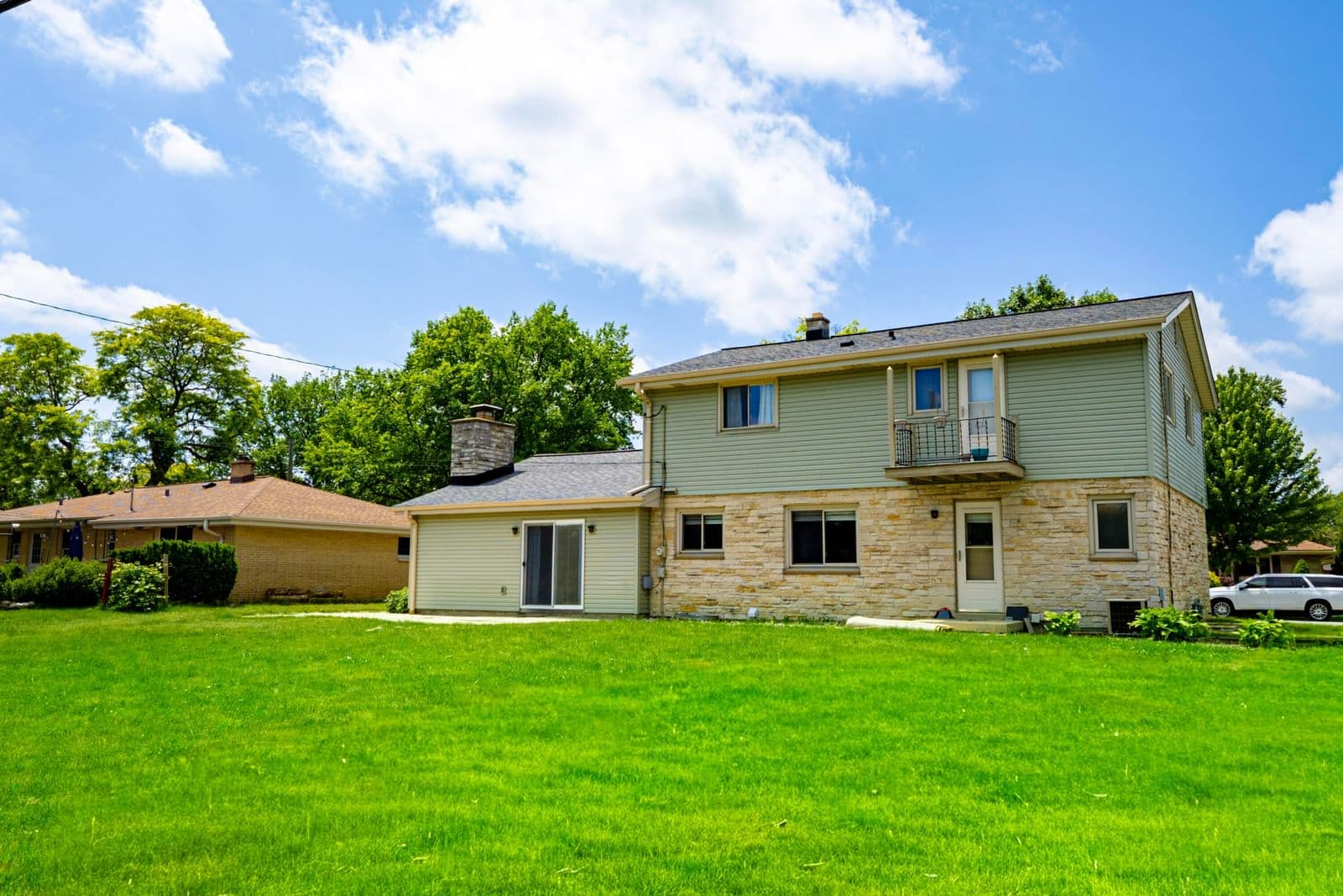 3710 Massachusetts 5