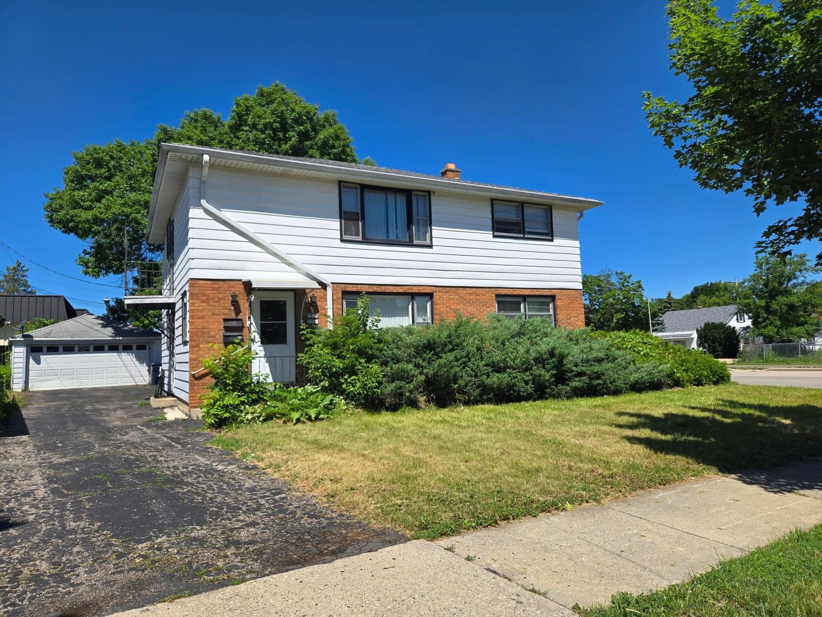 3971 98th, Milwaukee, WI 53222