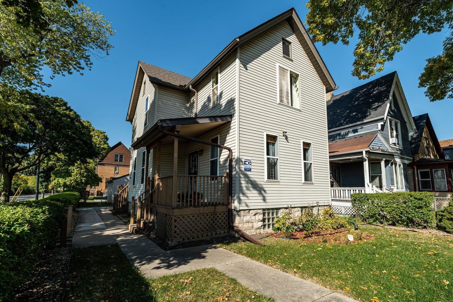 201 36th, Milwaukee, WI 53208
