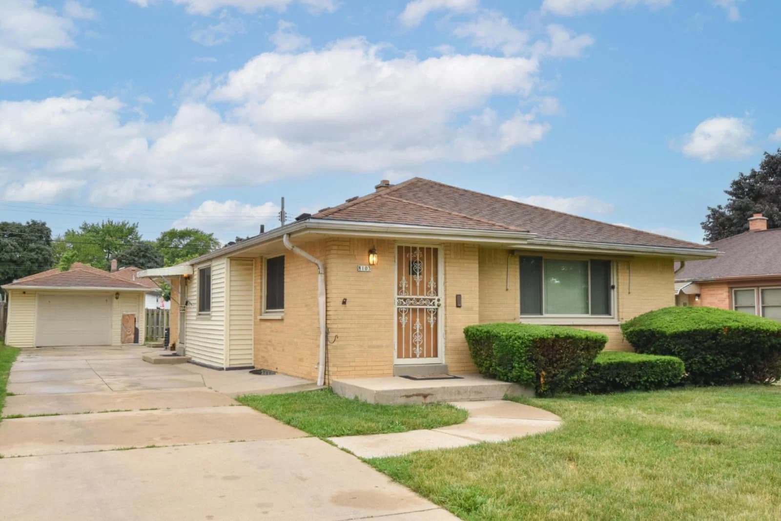 8103 Potomac, Milwaukee, WI 53218