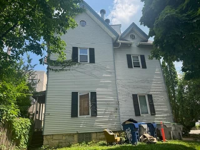 1746 Cambridge, Milwaukee, WI 53202