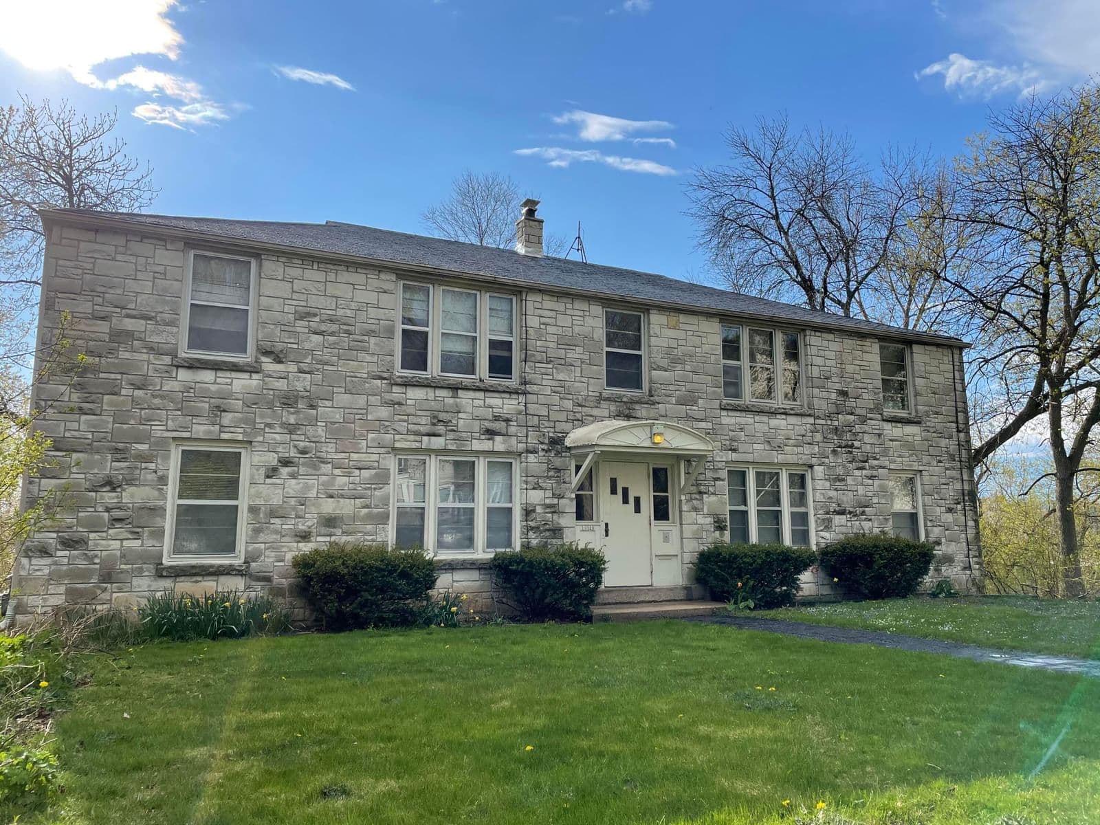2027 Cambridge, Milwaukee, WI 53202