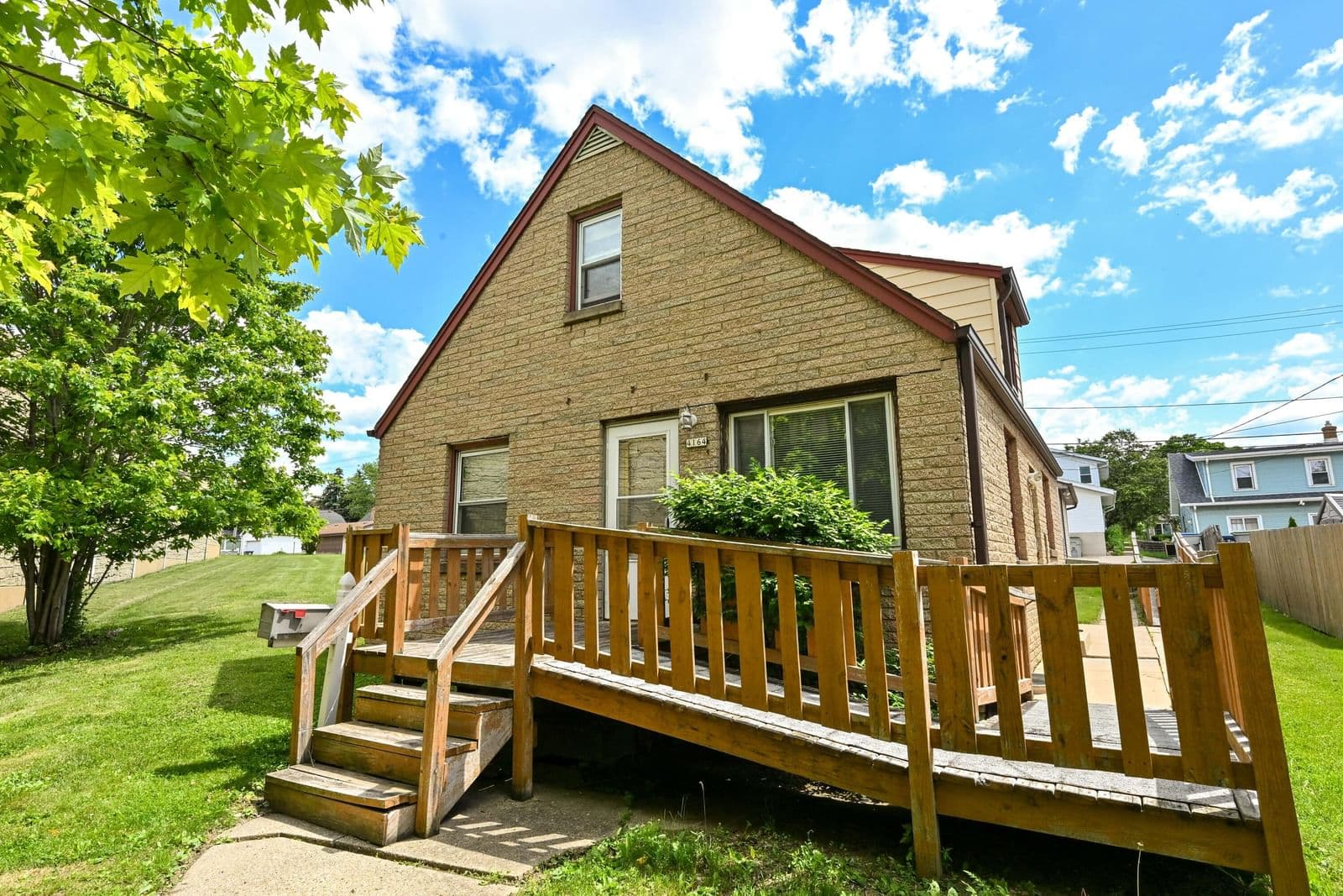4164 4th, Milwaukee, WI 53207