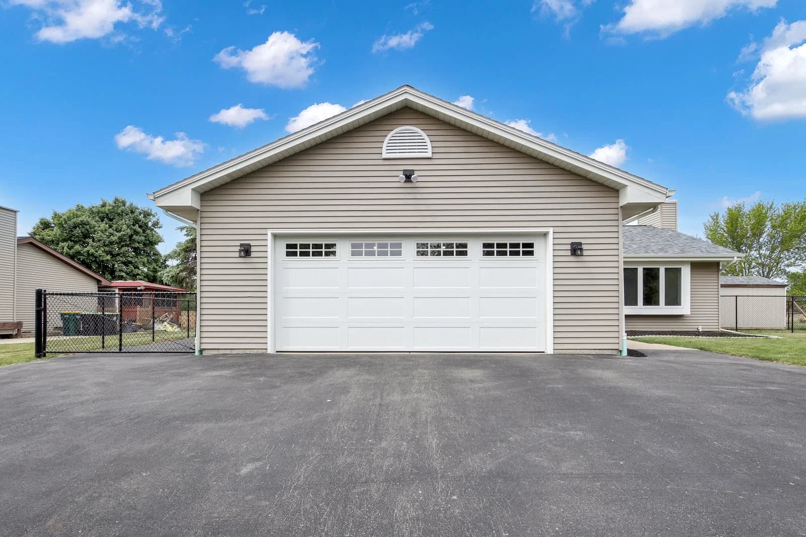 3800 Elm 4