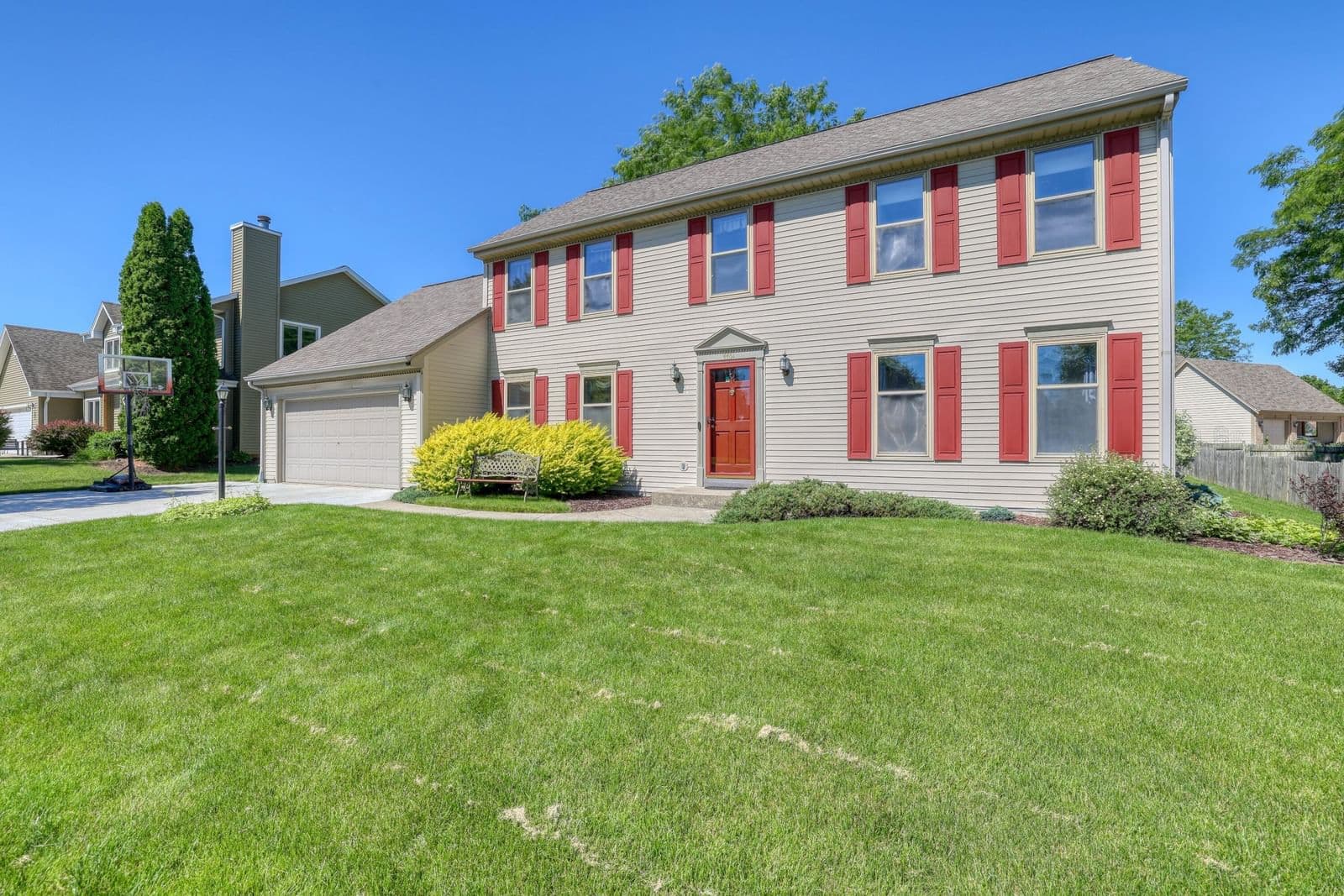 4461 116th, Greenfield, WI 53228
