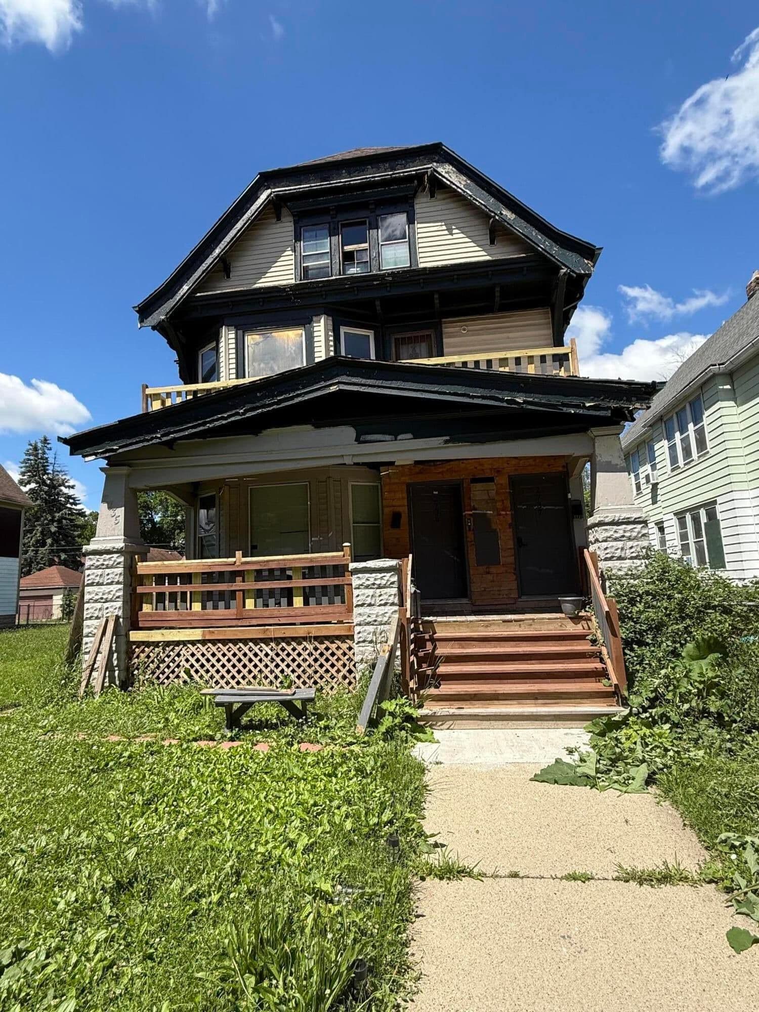 2735 37th, Milwaukee, WI 53210