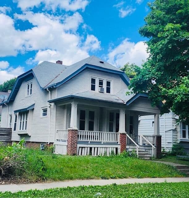 4430 Meinecke, Milwaukee, WI 53210