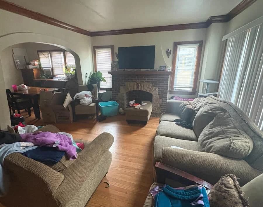 6221 Thurston 4