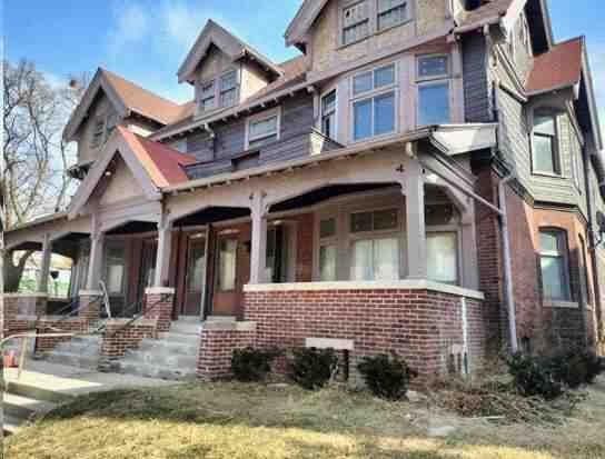 1144 33rd, Milwaukee, WI 53208