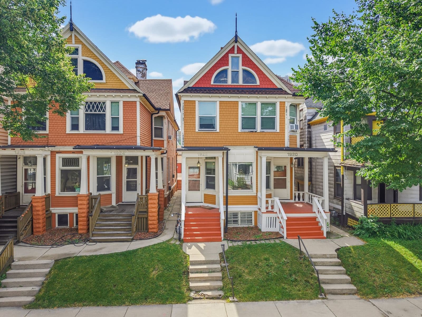 1920 Oakland, Milwaukee, WI 53202
