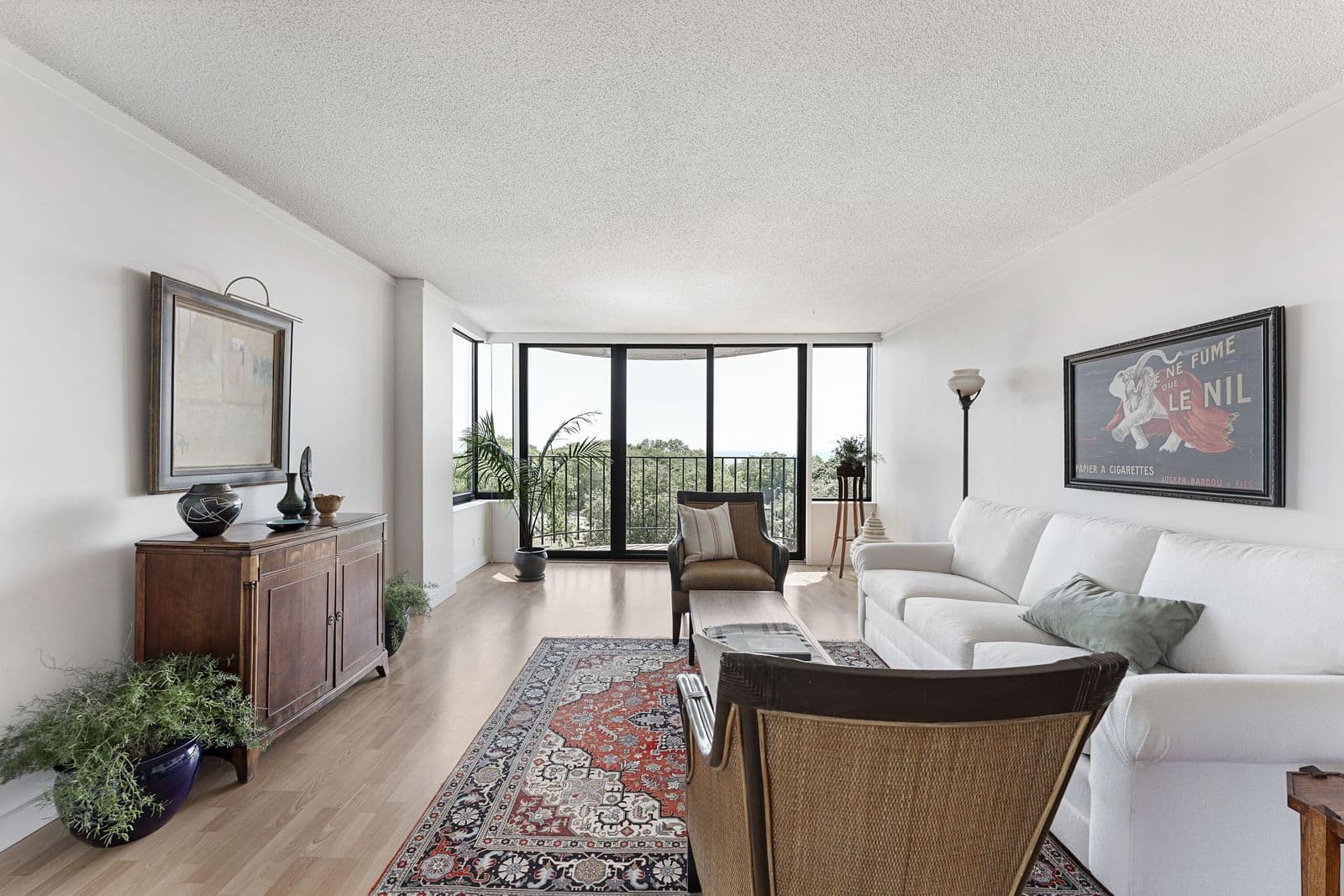 929 Astor, Milwaukee, WI 53202