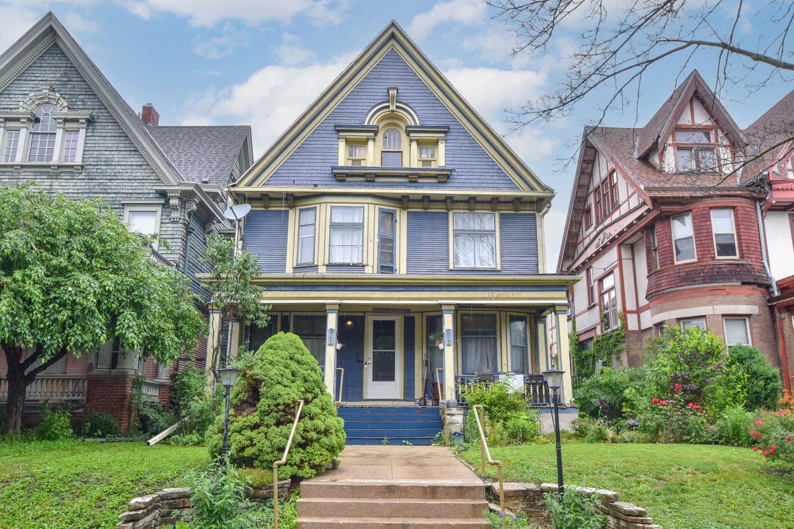 2926 Mckinley, Milwaukee, WI 53208