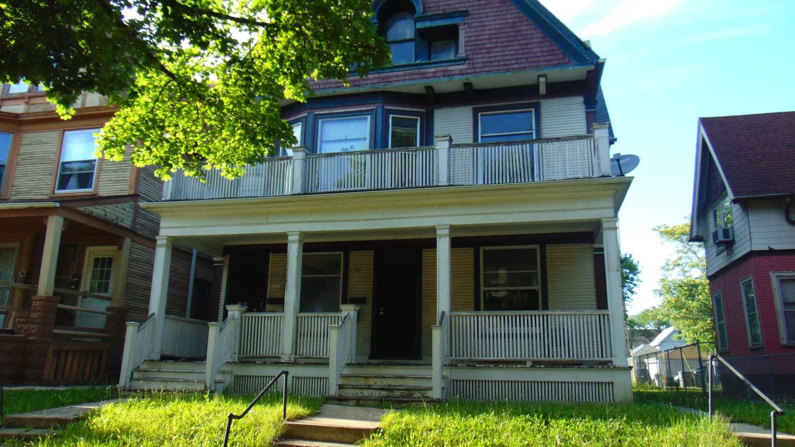 3320 Saint Paul, Milwaukee, WI 53208