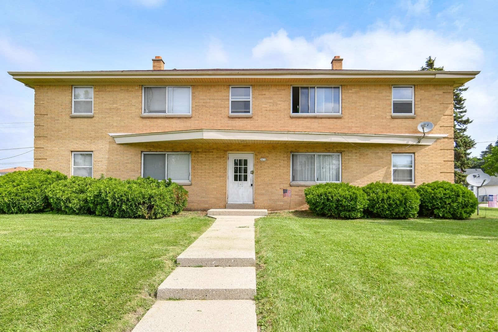 2410 Howard, Milwaukee, WI 53221