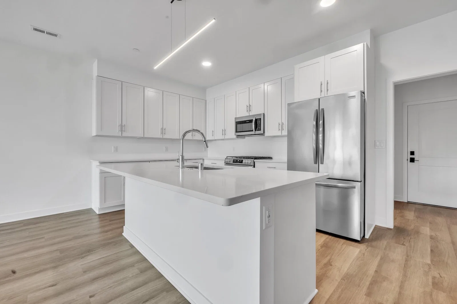 9352 Alder, Oak Creek, WI 53154