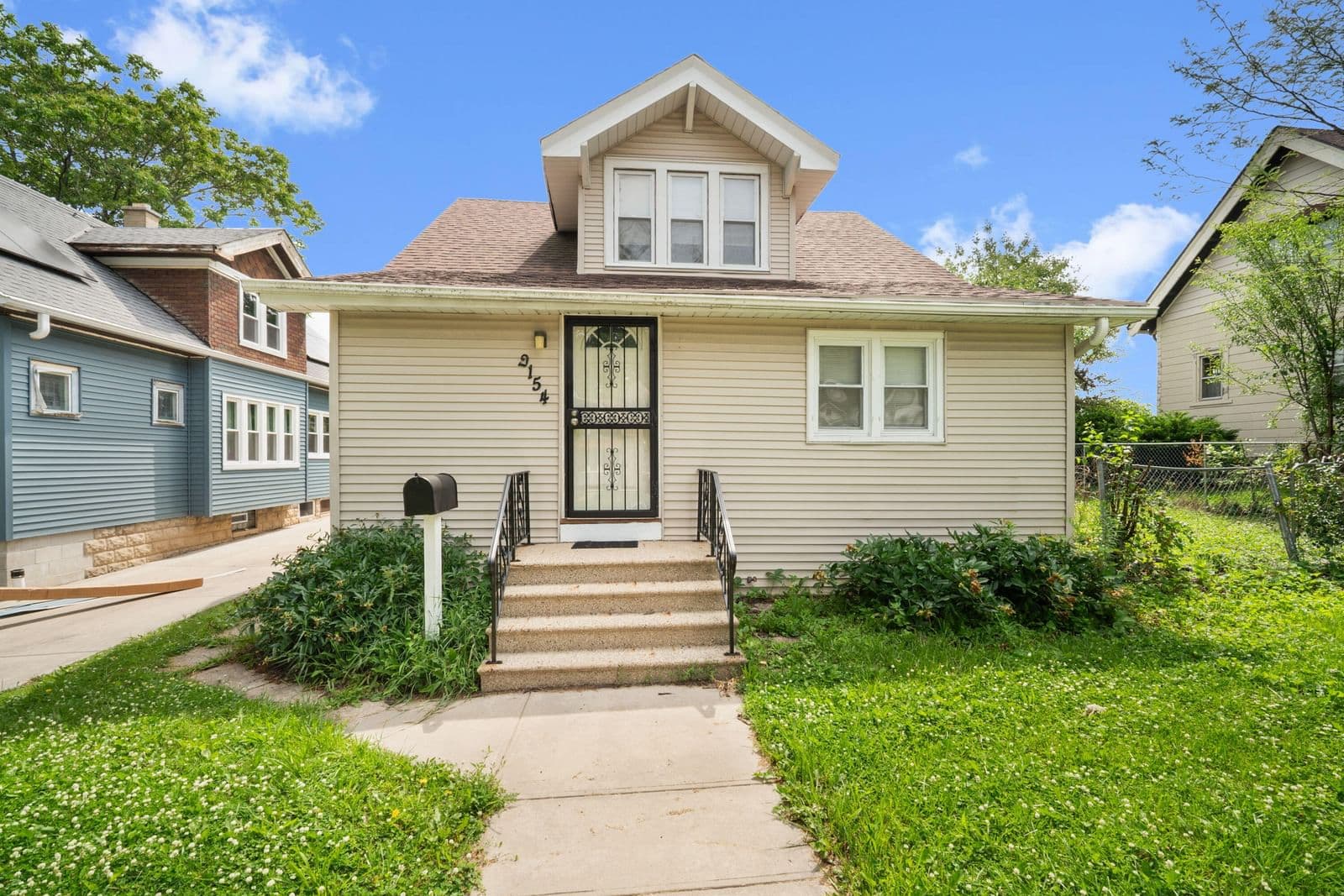 2154 86th, West Allis, WI 53227