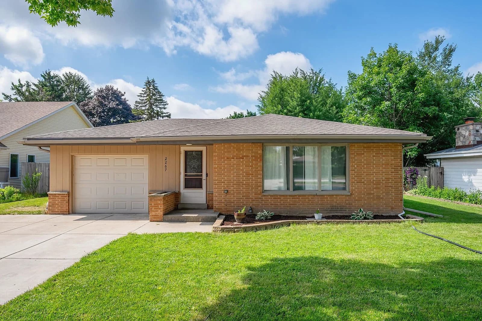 2267 Grange, Milwaukee, WI 53221