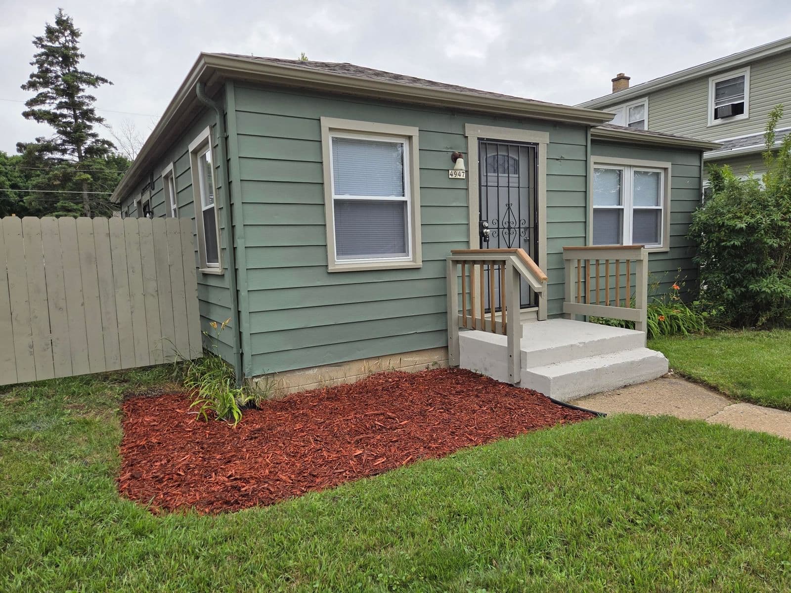 4947 20th, Milwaukee, WI 53209