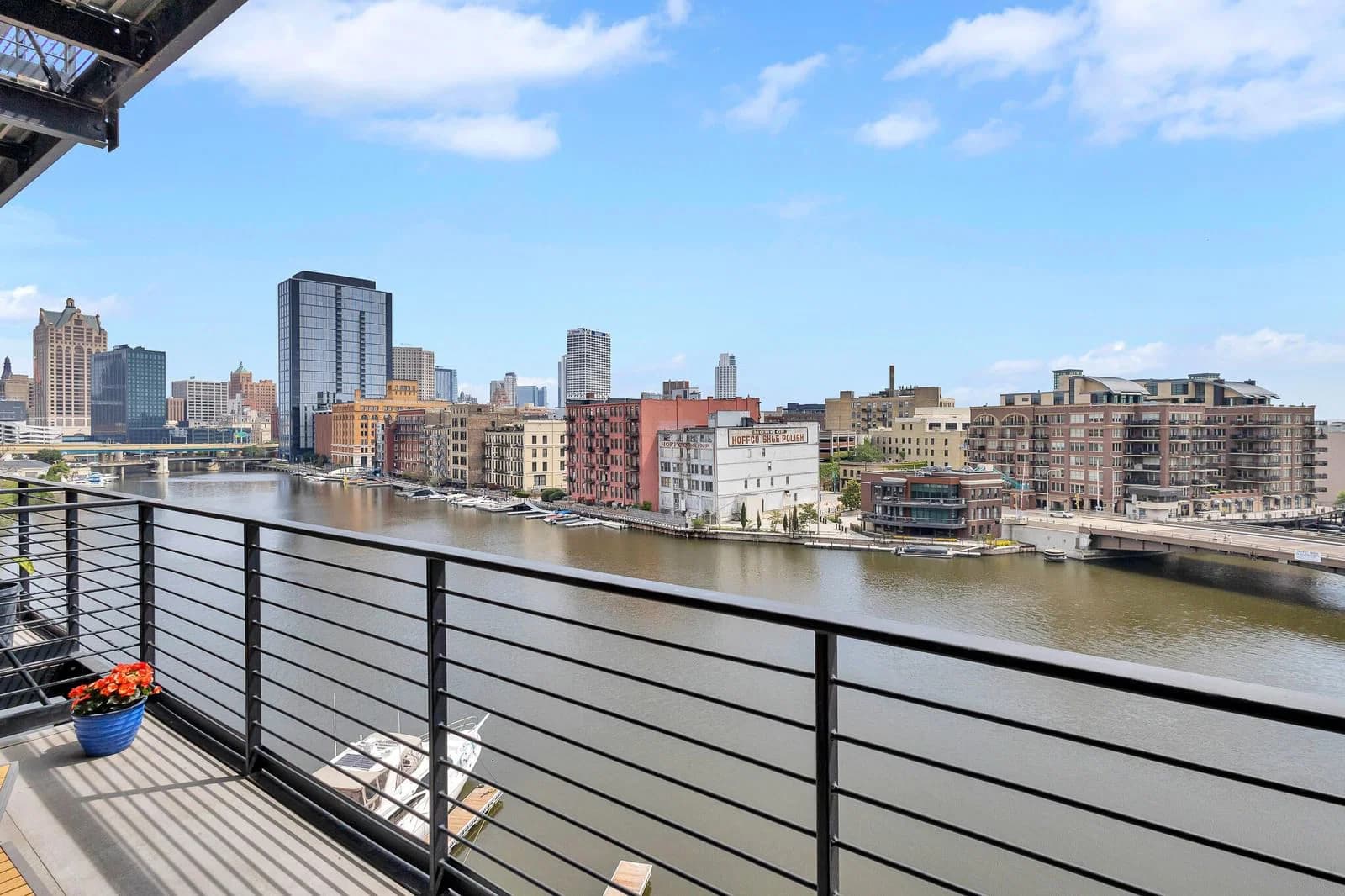 106 Seeboth, Milwaukee, WI 53204