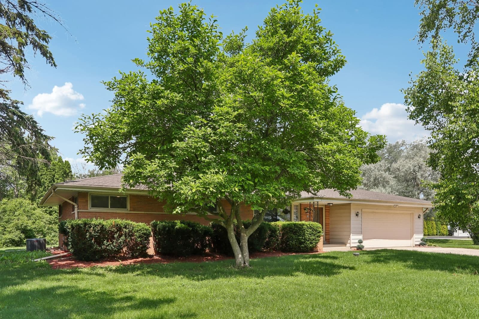 8173 28th, Franklin, WI 53132