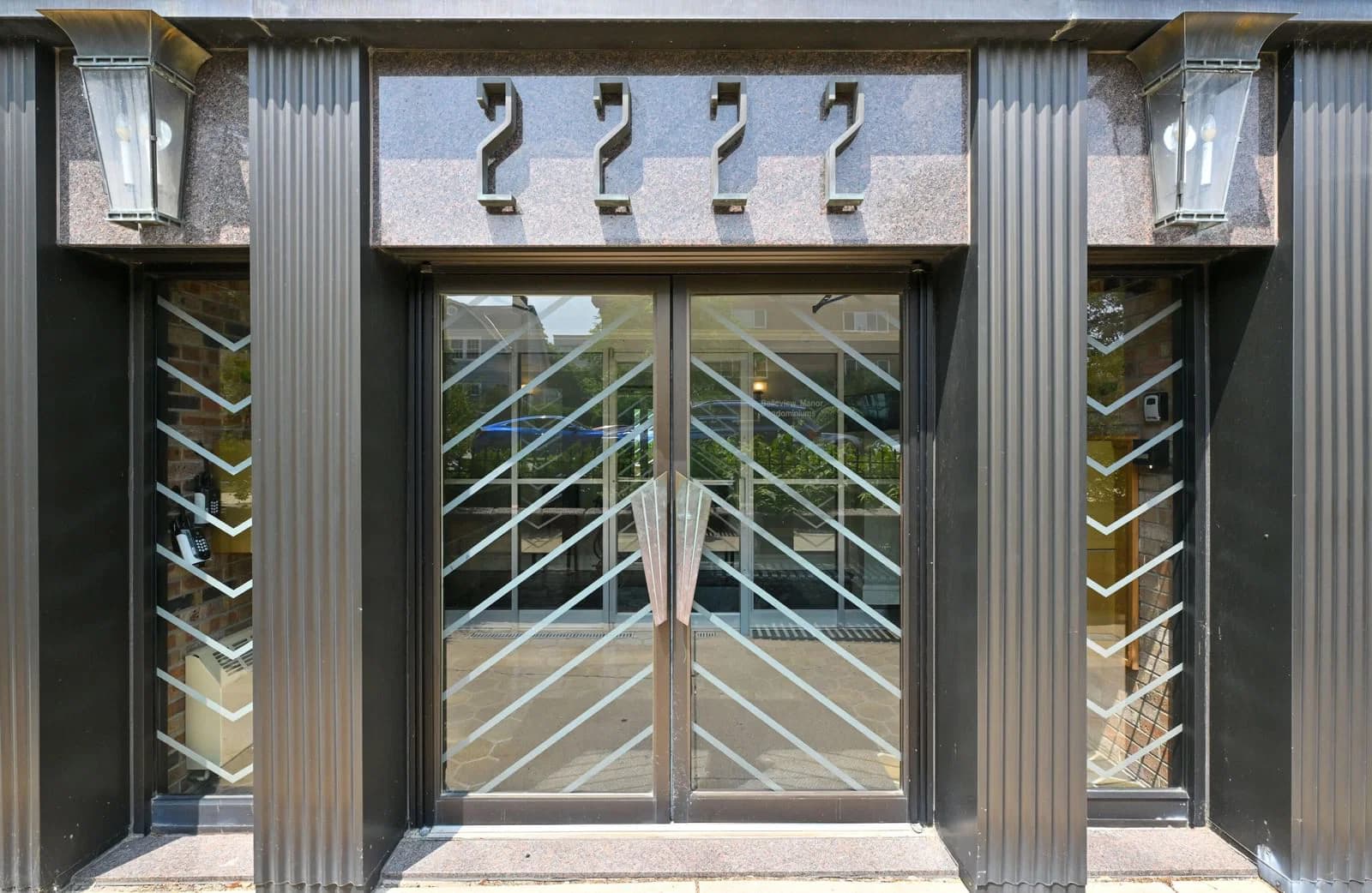 2222 Belleview 3