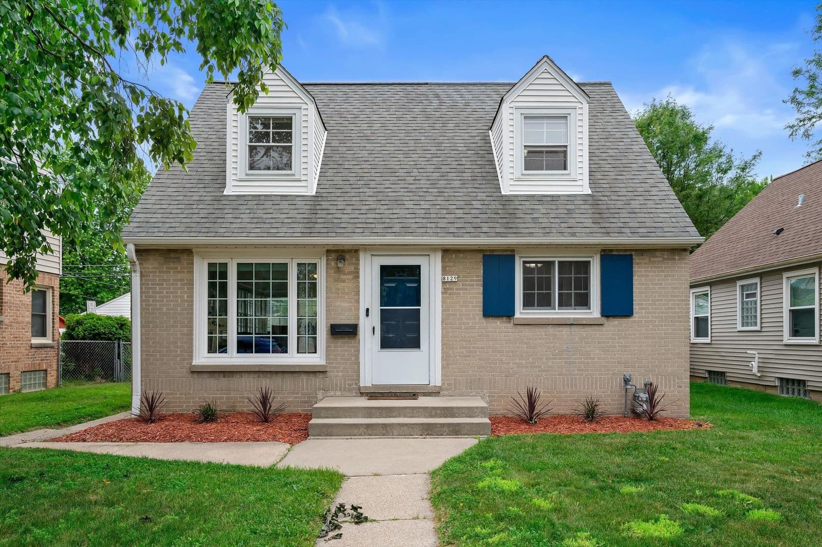 8129 Burleigh, Milwaukee, WI 53222