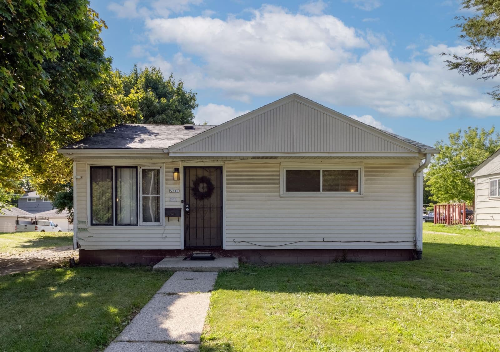 5711 60th, Milwaukee, WI 53218