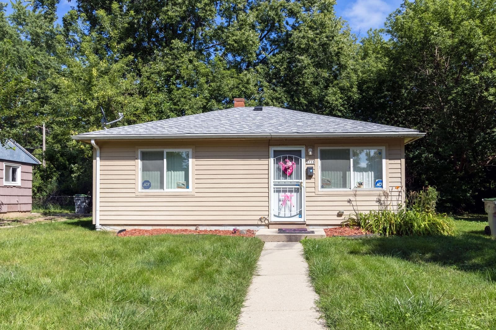 5718 62nd, Milwaukee, WI 53218