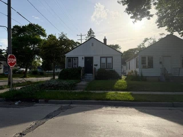 5003 37th, Milwaukee, WI 53209
