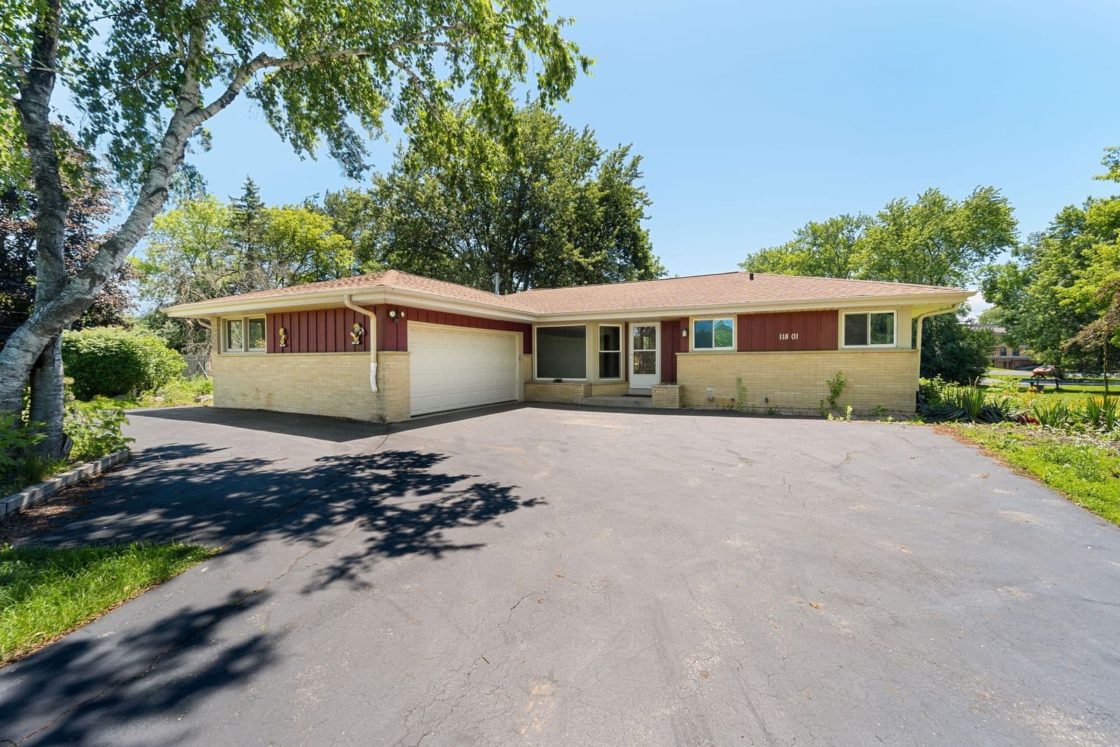 11801 Appleton, Milwaukee, WI 53224
