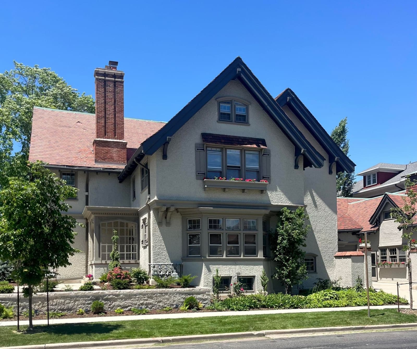 2928 Kenwood 2