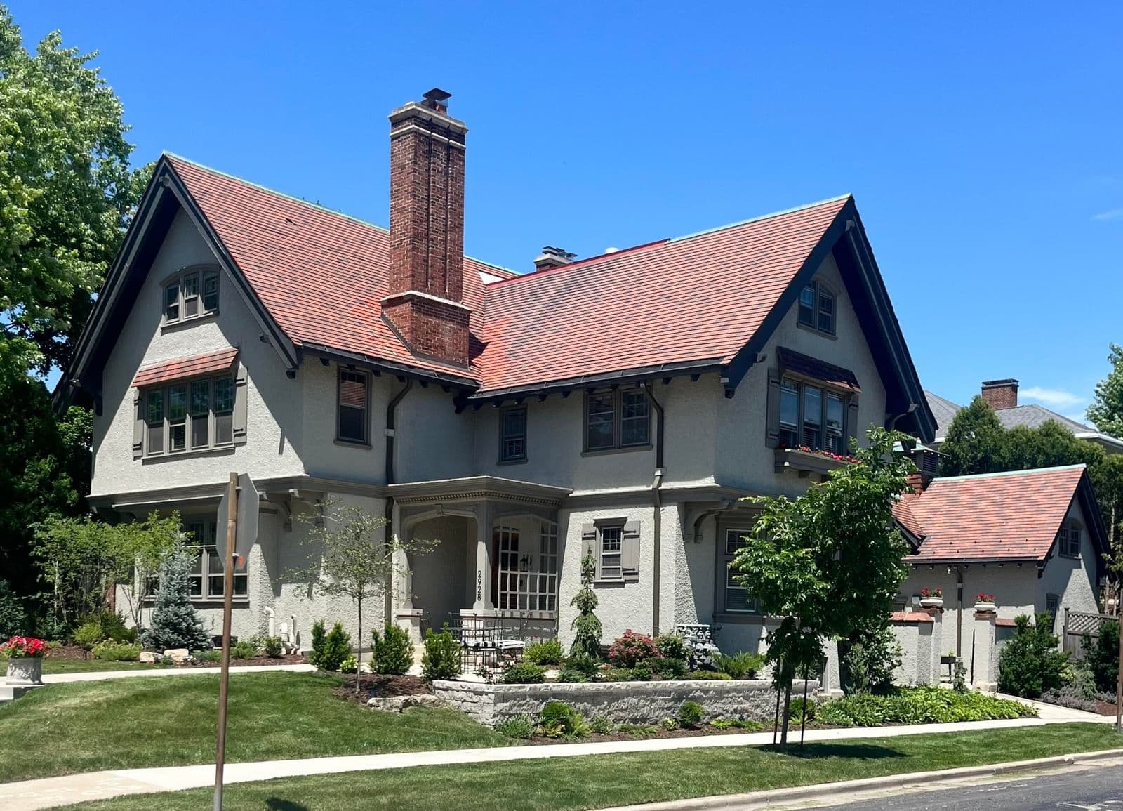 2928 Kenwood, Milwaukee, WI 53211