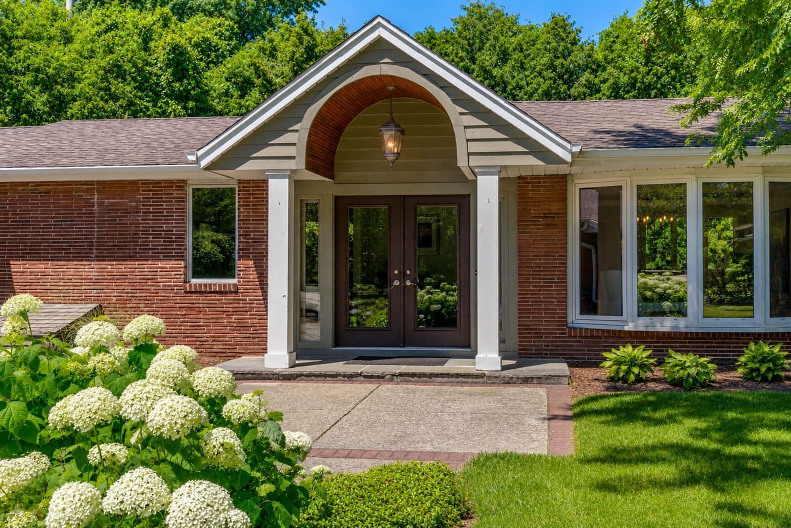 2644 97th, Wauwatosa, WI 53226