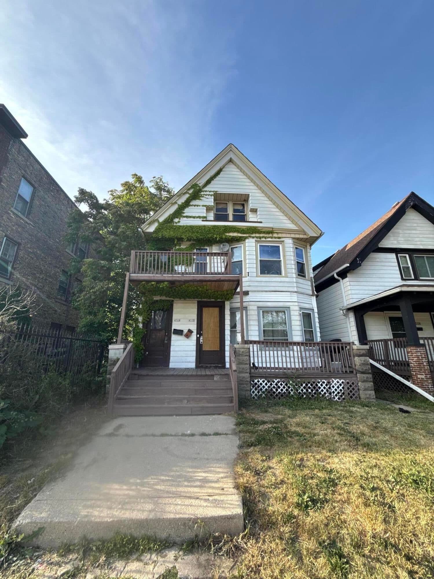4522 Lloyd, Milwaukee, WI 53208