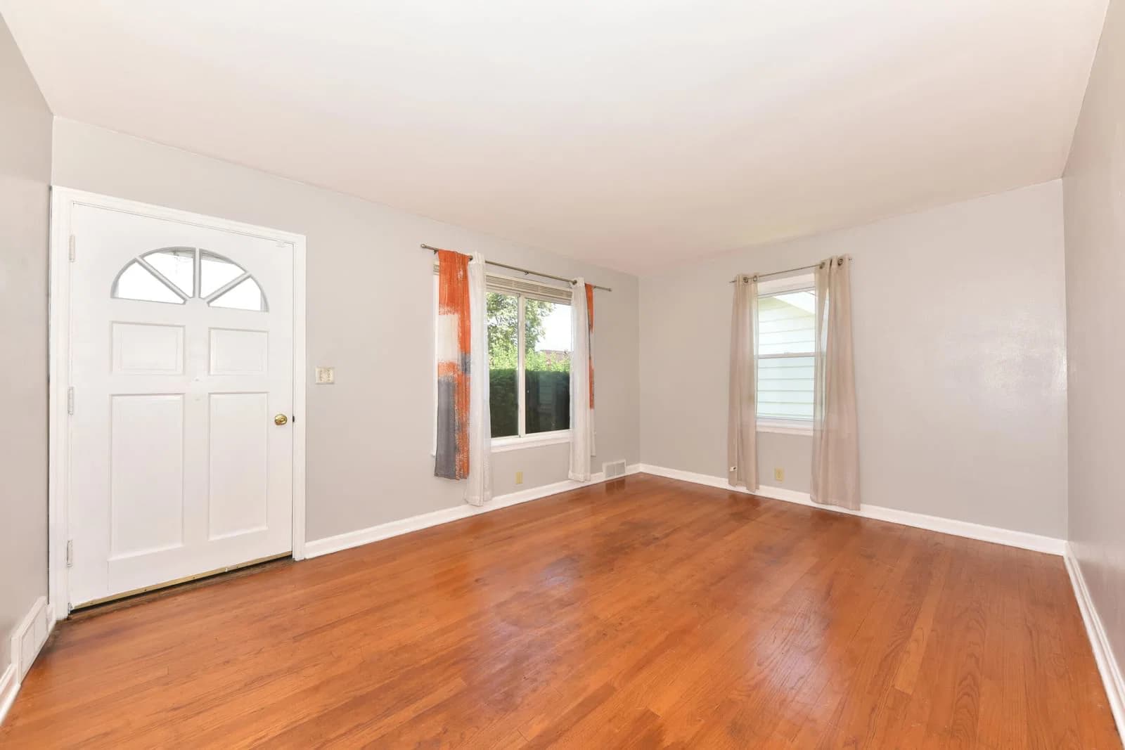 9007 Greenfield 4