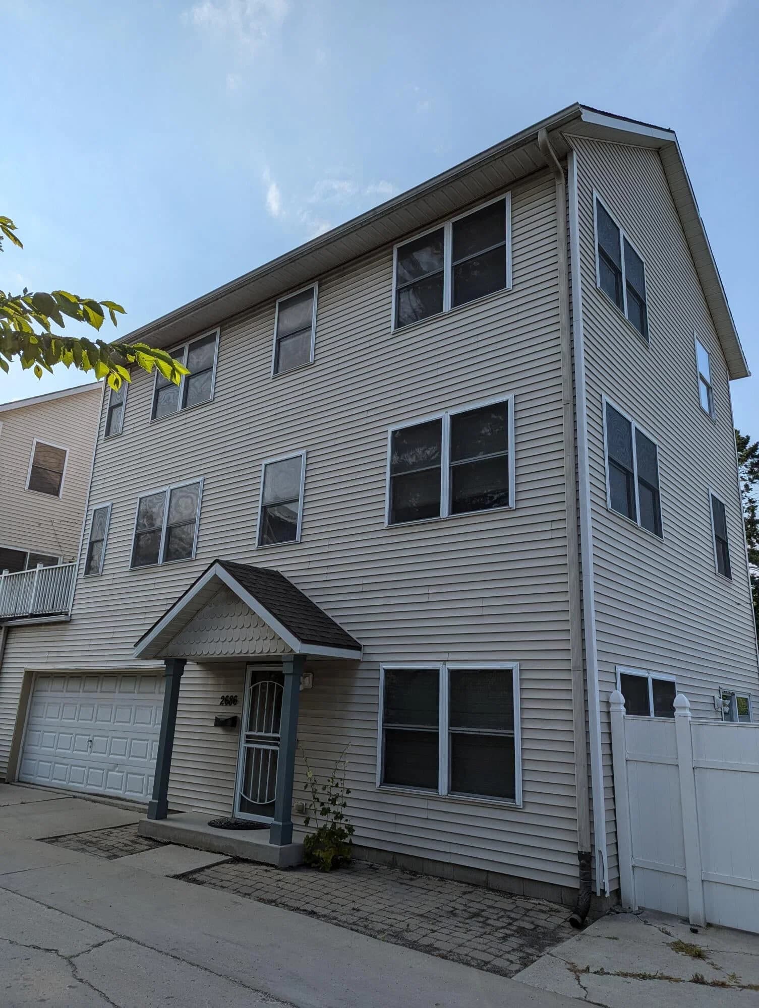 2686 Humboldt, Milwaukee, WI 53212